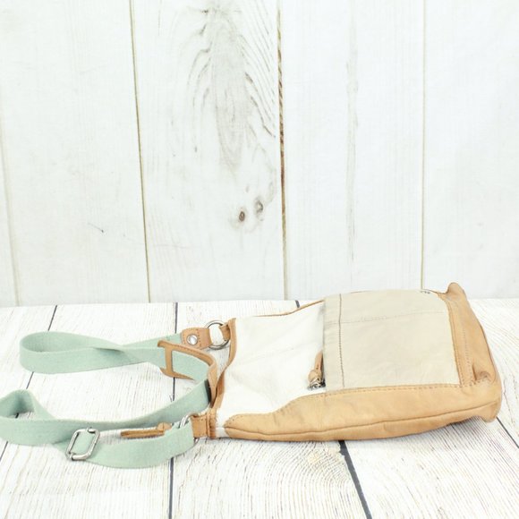 The Sak Women's Cream Tan Pebbled Leather Top Zip Messenger Crossbody Bag - Picture 7 of 13